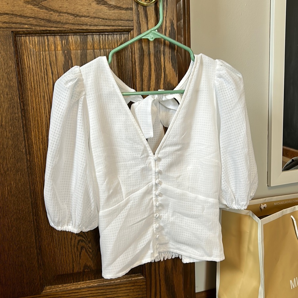 White Abercrombie top (S) NWOT